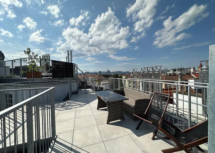Feelhome-dachterrasse-4 Gaeste-wifi Apartmán *